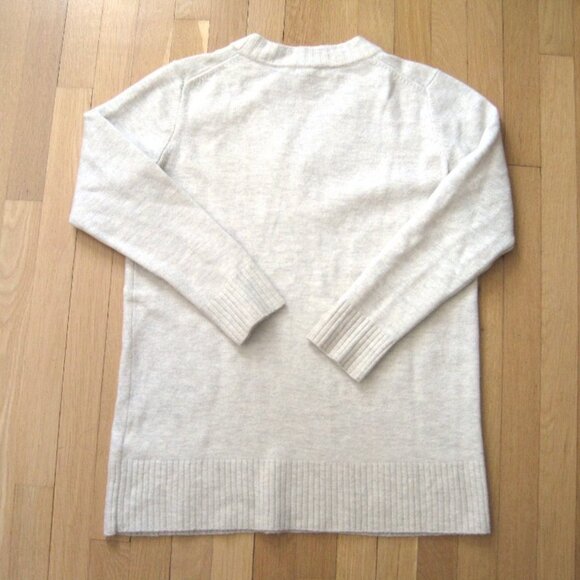 Athleta Westwood V Neck Sweater Size M Cream Merino Wool Blend Ribbed Trim - Picture 3 of 10